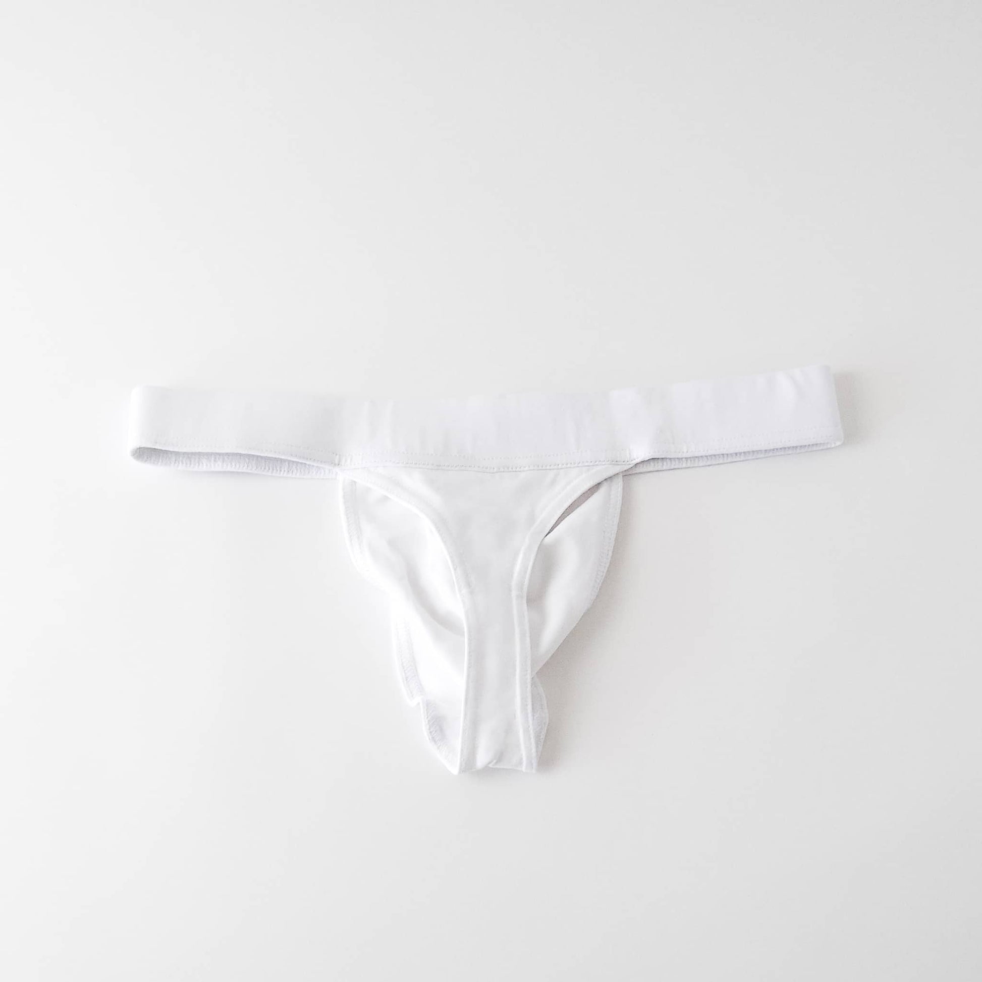 organic cotton thong - white - Idanikos